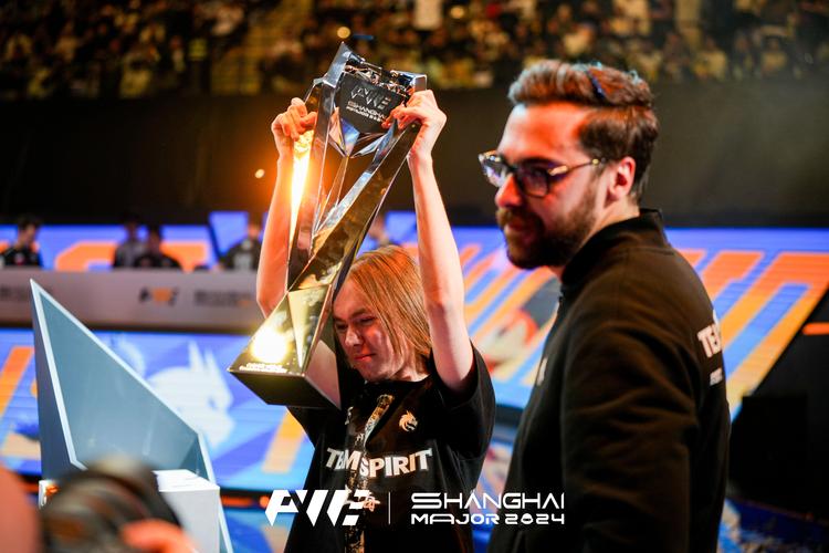 KT下路Aiming：打T1的话，我们实力更强，这次胜利的走向会不同